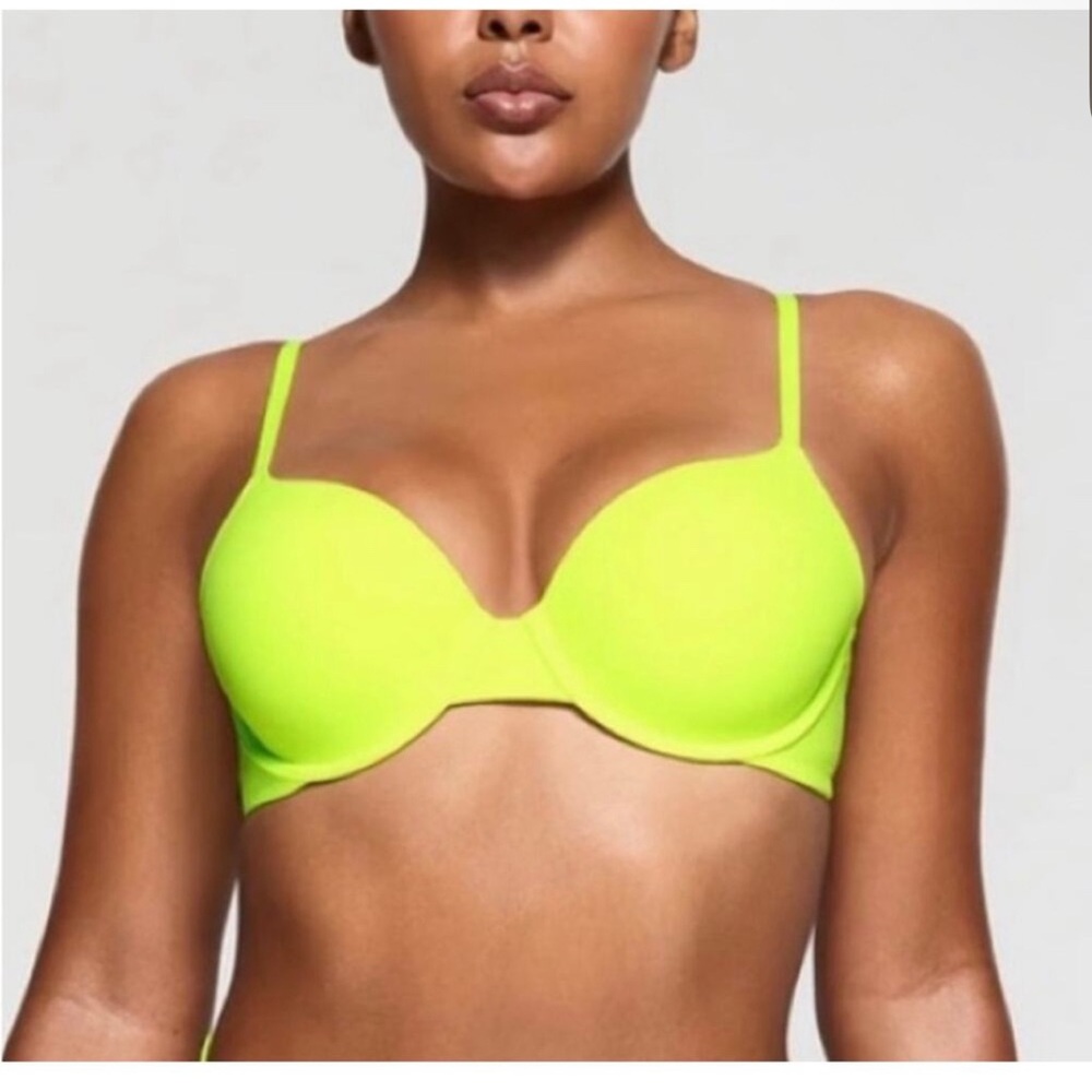 Skims fits everybody t shirt Demi bra in green highlighter size 46D new w tags